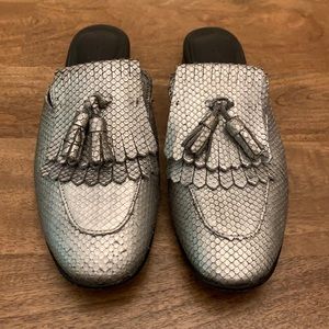 Pre love but good conditions